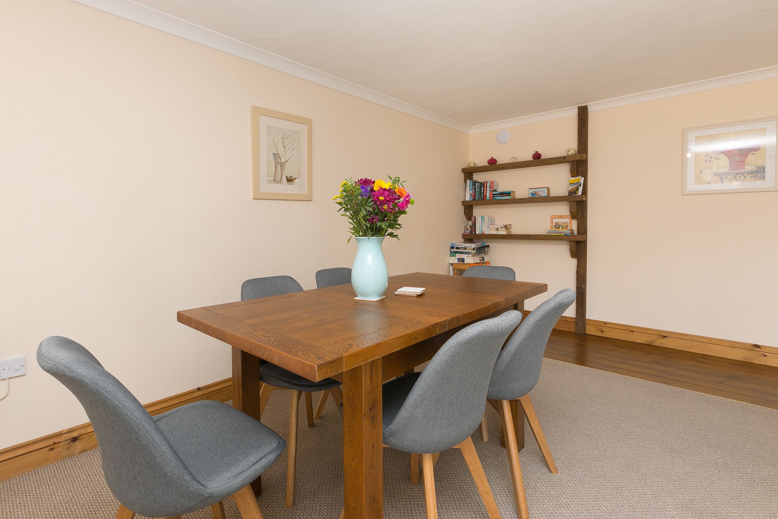 Cottage | Interior