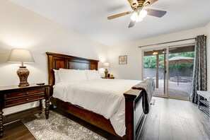 3 soverom, strykejern/-brett, internettilgang og sengetøy