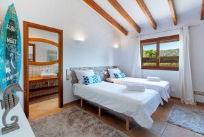 3 chambres, fer et planche Ă repasser, Wi-Fi gratuit, draps fournis
