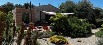 Idyll for couples, herb garden, large terrace, 3000sqm, in the countryside, near Scicli