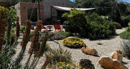 Idyll for couples, herb garden, large terrace, 3000sqm, in the countryside, near Scicli