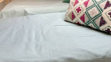 Fer et planche Ă repasser, Wi-Fi gratuit, draps fournis