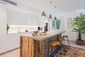 Fridge, microwave, oven, stovetop - Villa Longa by Balearic Villas (Pollensa)