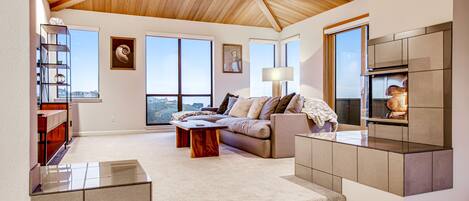 Télévision, cheminée