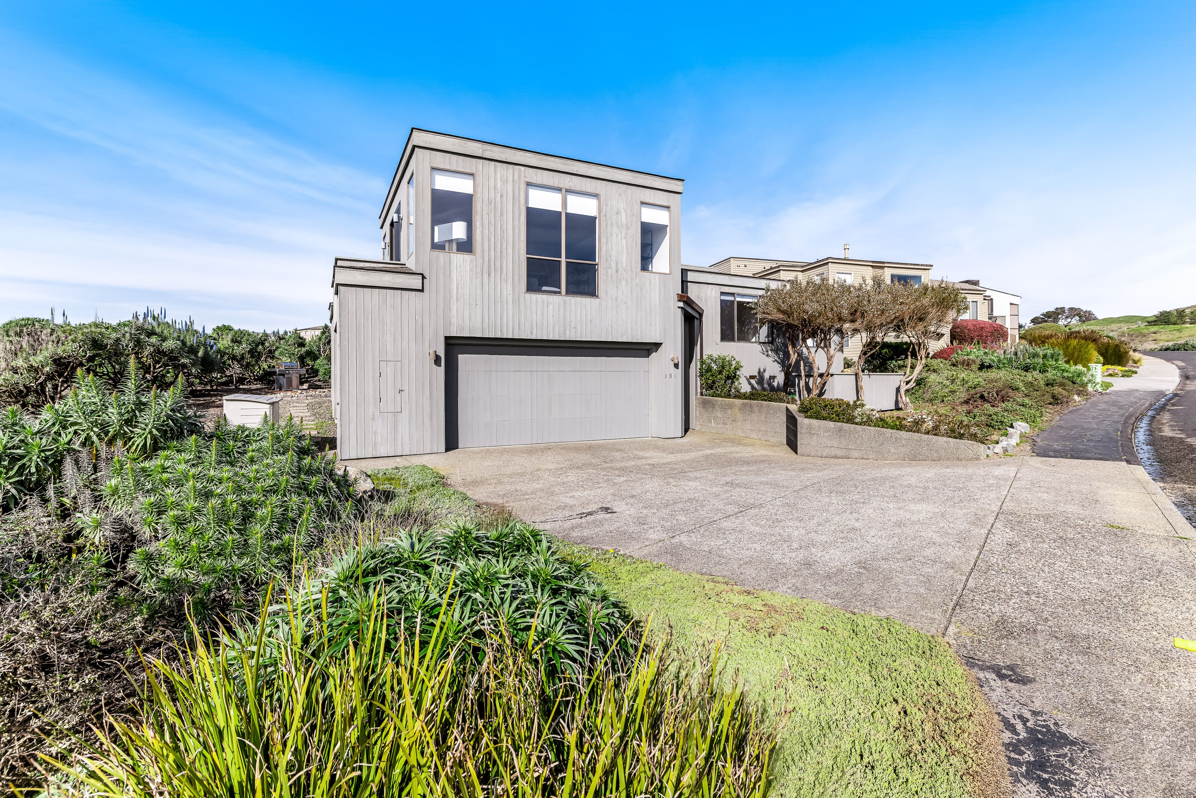 Dreamy Bodega Bay Haven w/ Golf Course & Ocean Views - Decks, Fireplace & WiFi