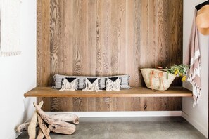 Interior - Kallio at Hara Homes Luxury Stay (Leavenworth)