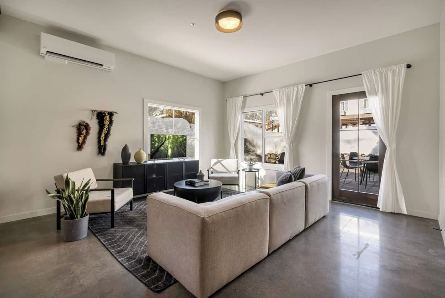 TV connectée, espaces bureaux