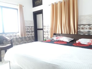 9 bedrooms, in-room safe, free WiFi