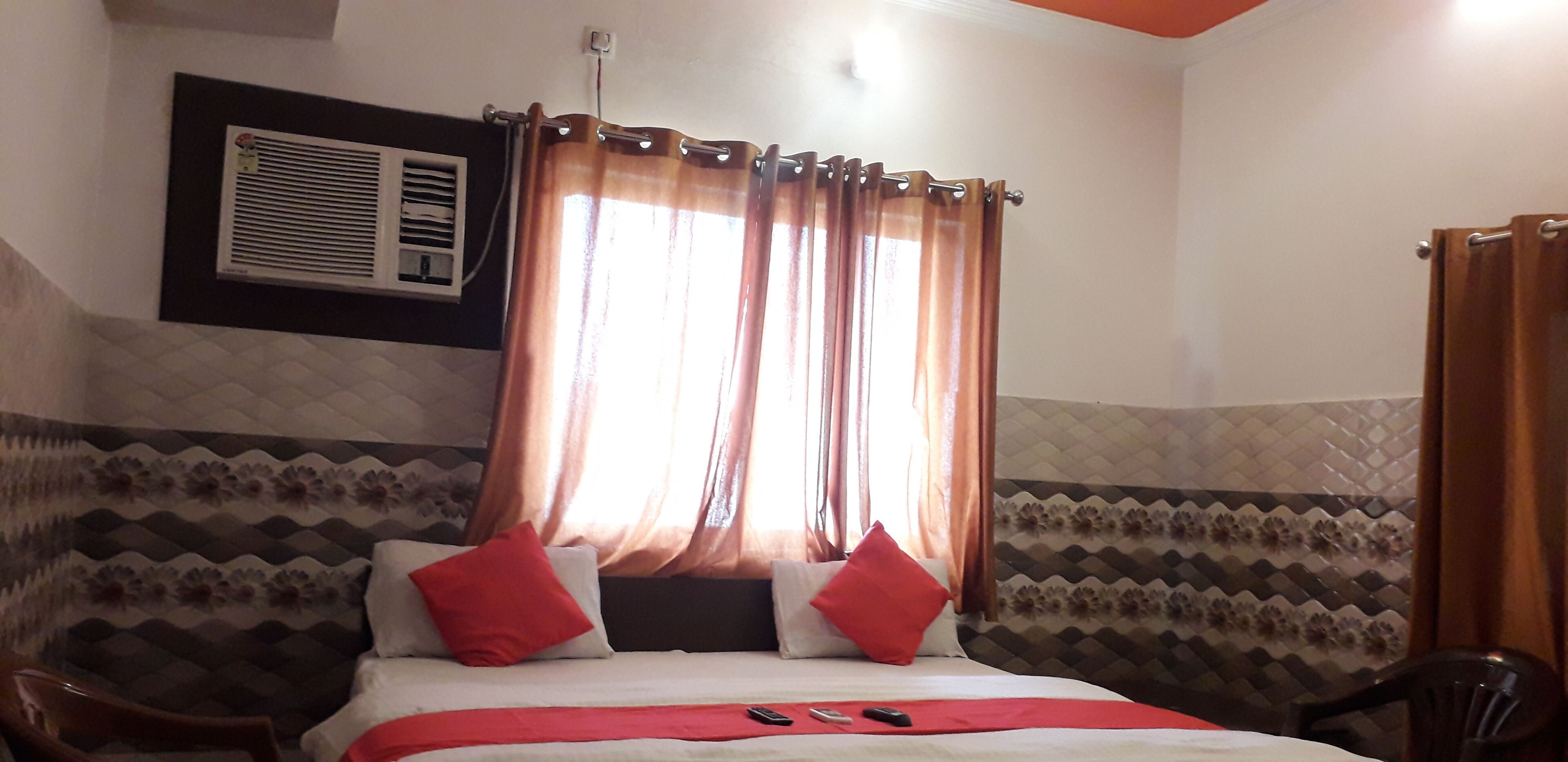 9 bedrooms, in-room safe, free WiFi