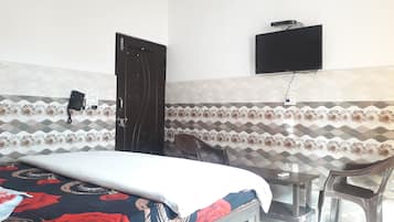 9 bedrooms, in-room safe, free WiFi