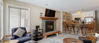 Ski-in/ski-out condo with WiFi, washer/dryer, mountain views & golf nearby