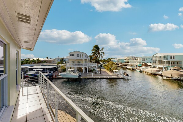 Terrace/patio - Canal Front Gem W/ Private Dock, PS4, Free WiFi, & Expansive Balcony W/ Views (Key Largo)