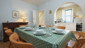 Cottage | Dining