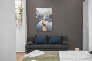 デラックス 4 人部屋 | WiFi (無料)、ベッドシーツ