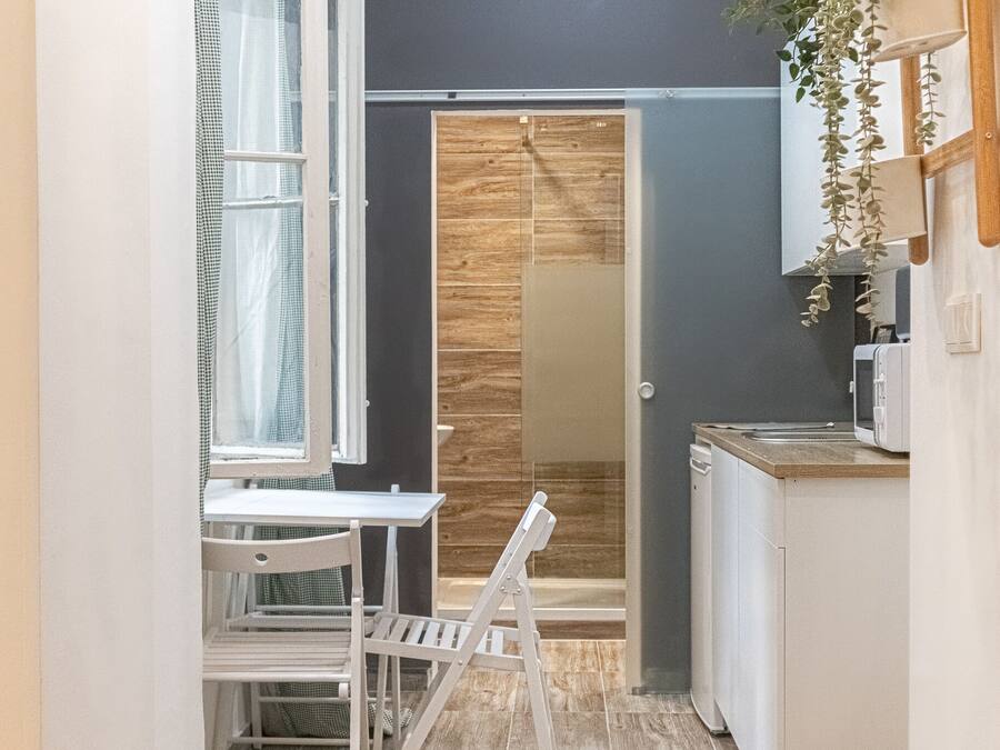 Quarto quádruplo luxo | Wi-Fi de cortesia, roupa de cama