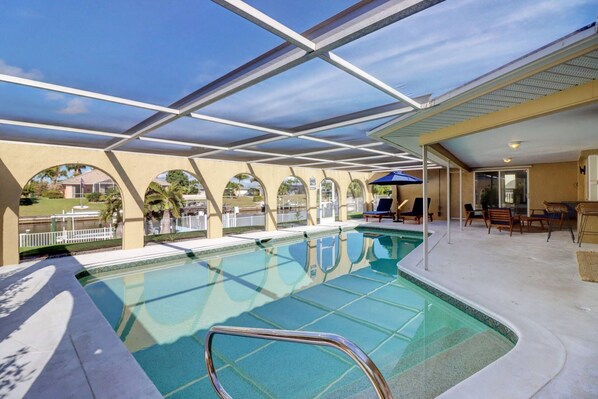 Talo (1209 SE 32nd Ter) | Ulkopuoli