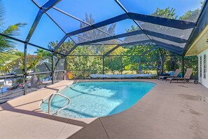 Casa (3332 Sixth Ave) | Exterior