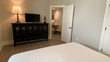 1 bedroom, desk, iron/ironing board, WiFi
