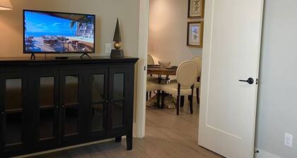 Elegant King Bed Apartment In Quiet Neighborhood