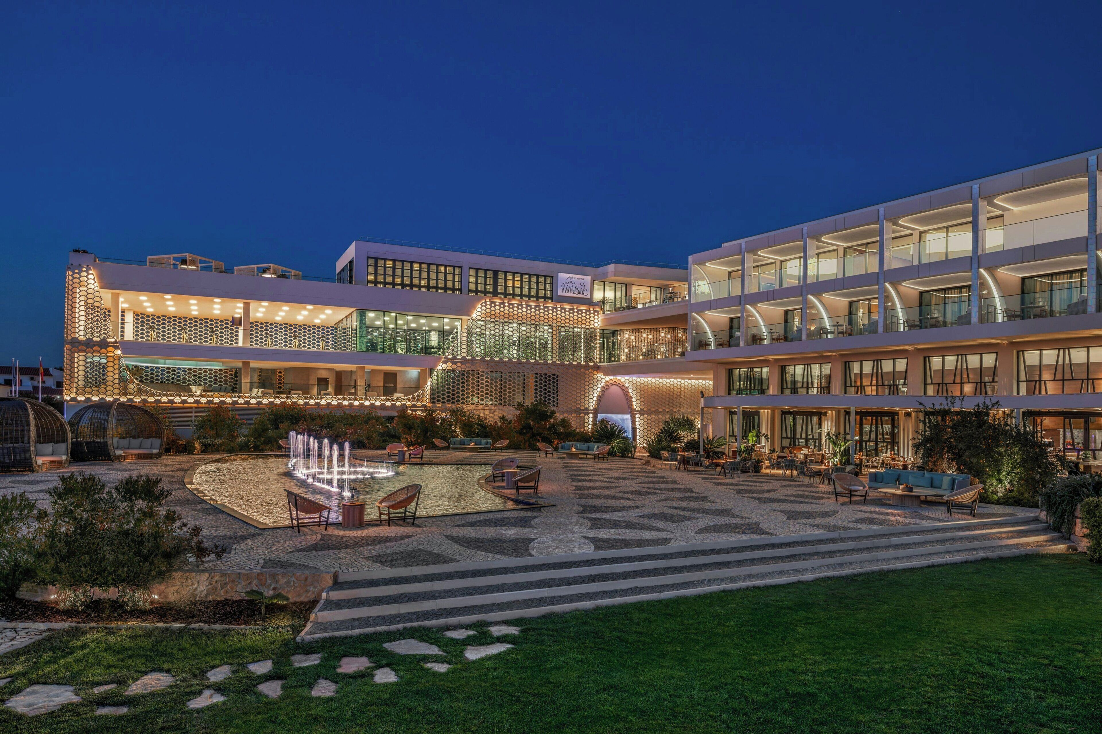 الإطلالة من  المنشأة