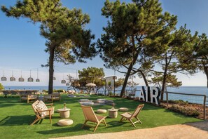 4 restaurants, breakfast, lunch served; local and international cuisine  - W Algarve (Albufeira)