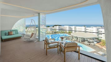 Penthouse, 1 Bedroom | Premium bedding, down duvets, pillow-top beds, minibar