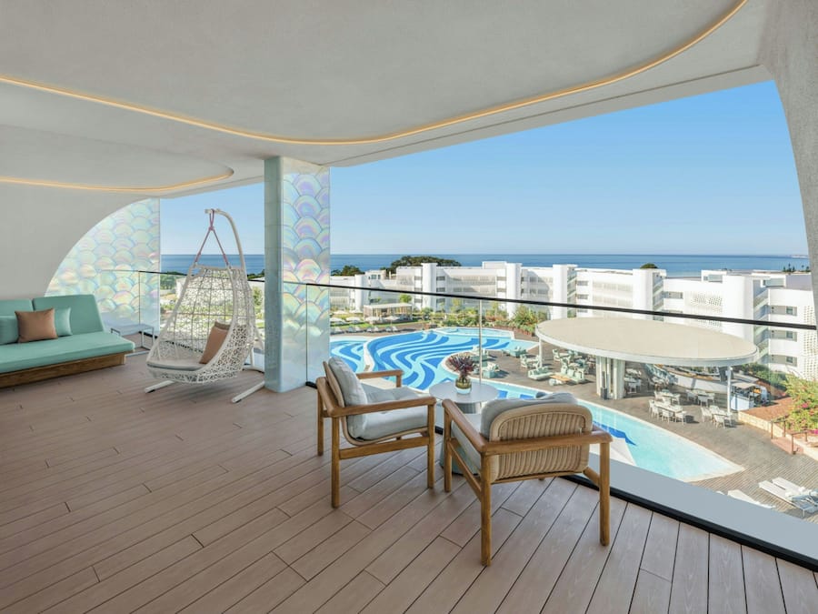 Penthouse, 1 Bedroom | Premium bedding, down comforters, pillowtop beds, minibar