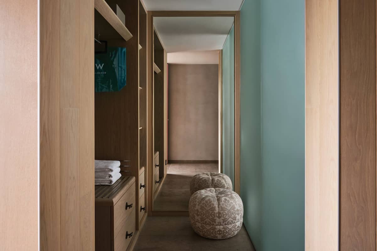 Premium bedding, down duvets, pillow-top beds, minibar