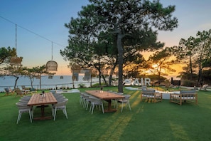 4 restaurants; breakfast, lunch, and dinner served - W Residences Algarve (Albufeira)