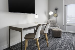 In-room safe, desk, laptop workspace, free WiFi - TownePlace Suites by Marriott San Antonio Universal City/Live Oak (Selma)