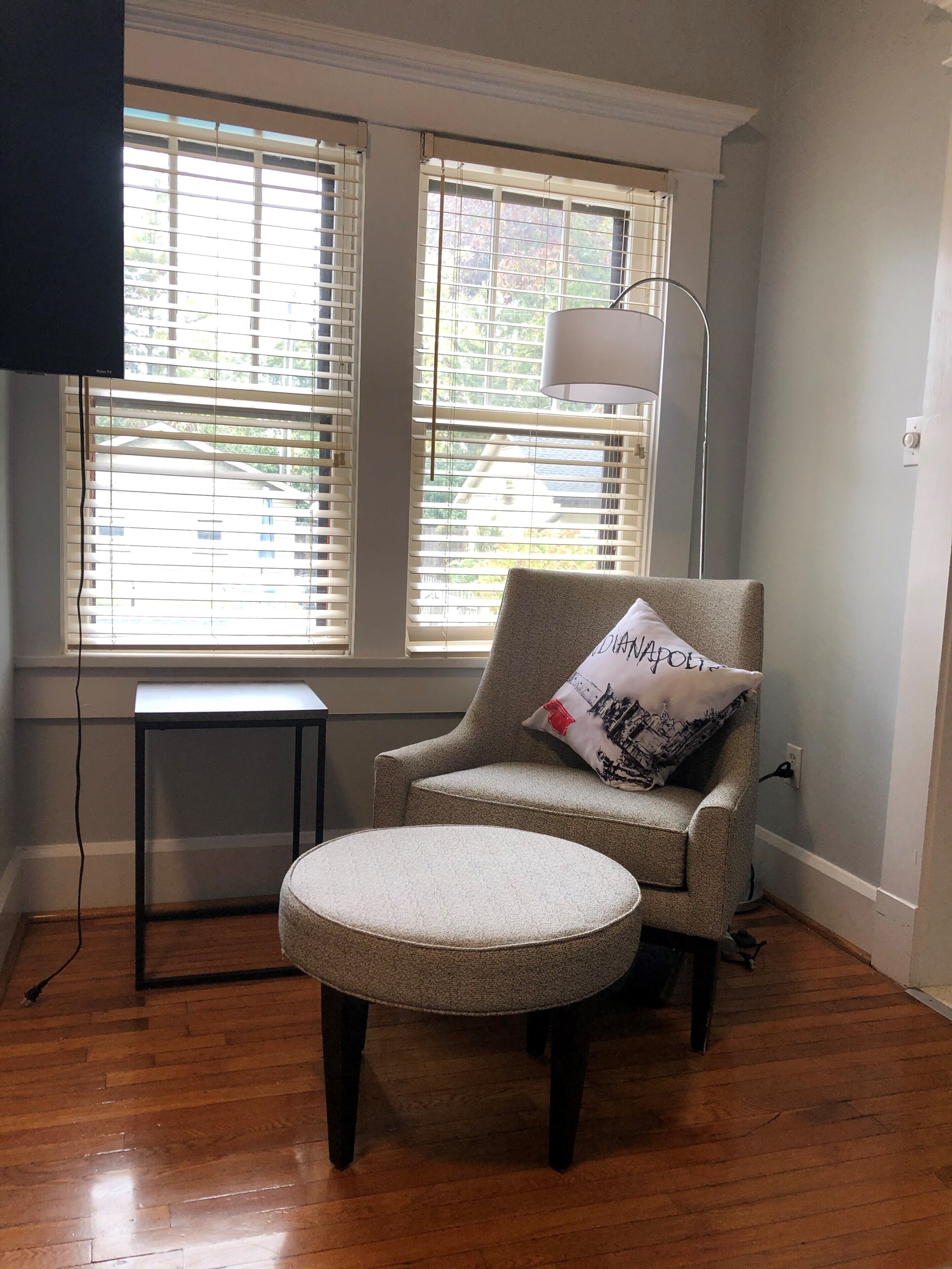 Lovely condo in historic neighborhood close to downtown sports venues