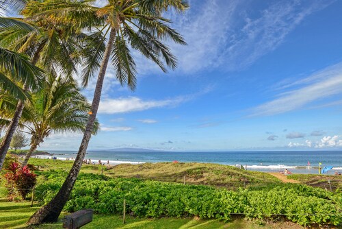 Maui Banyan king, 2 bathroom, steps to Kamaole beach, sleeps 4 - No parking fee