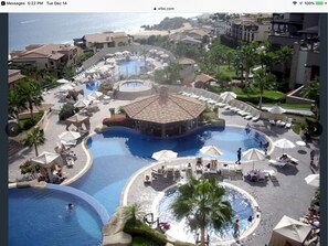 Een buitenzwembad, een verwarmd zwembad