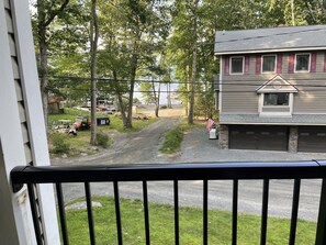 Property grounds - LUXURY FULL HOUSE ON THE LAKE<br>Cannot use the  dock, unless you book my boat (Tafton)
