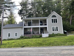 Exterior - LUXURY FULL HOUSE ON THE LAKE<br>Cannot use the  dock, unless you book my boat (Tafton)