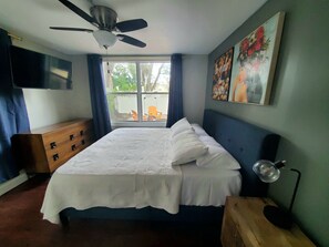 4 bedrooms, desk, iron/ironing board, free WiFi