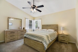 4 Schlafzimmer, Bügeleisen/Bügelbrett, Reisekinderbett, Internetzugang