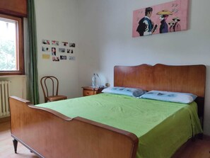 3 bedrooms, iron/ironing board, free WiFi, bed sheets - Villa Viareggina with 500 m of garden (Fornacette)