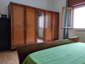 3 camere, ferro/asse da stiro, Wi-Fi gratuito, lenzuola