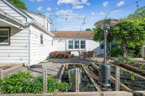 "Sweet Serenity" Stay 10 Minutes from Hershey by RedAwning