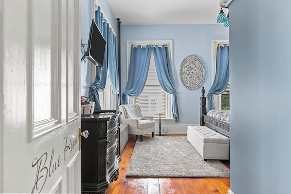 Blue Room Suite | Egyptian cotton sheets, premium bedding, pillowtop beds, blackout drapes