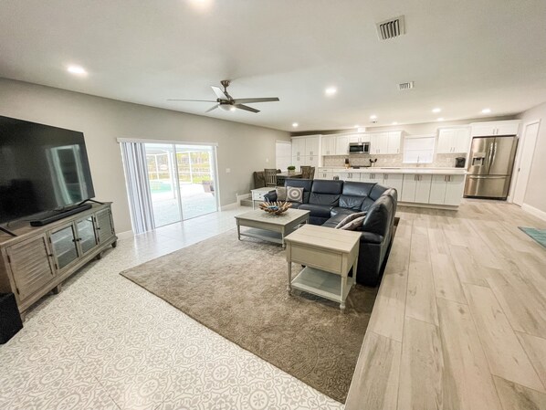 Smart TV y futbolito 