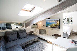 1 bedroom - 2 Room Croisette Behind Carlton Hotel NEW (Cannes)