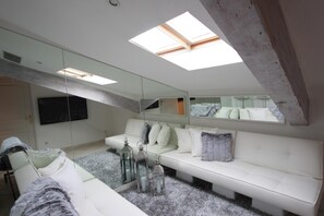 1 bedroom - 2 Room Croisette Behind Carlton Hotel NEW (Cannes)