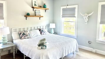 1 bedroom, travel cot, free WiFi, bed sheets