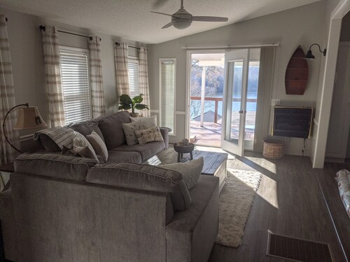 Lake view retreat steps to Badin Lake! Pool, Beach, Restaurant/Bar & Boat Launch