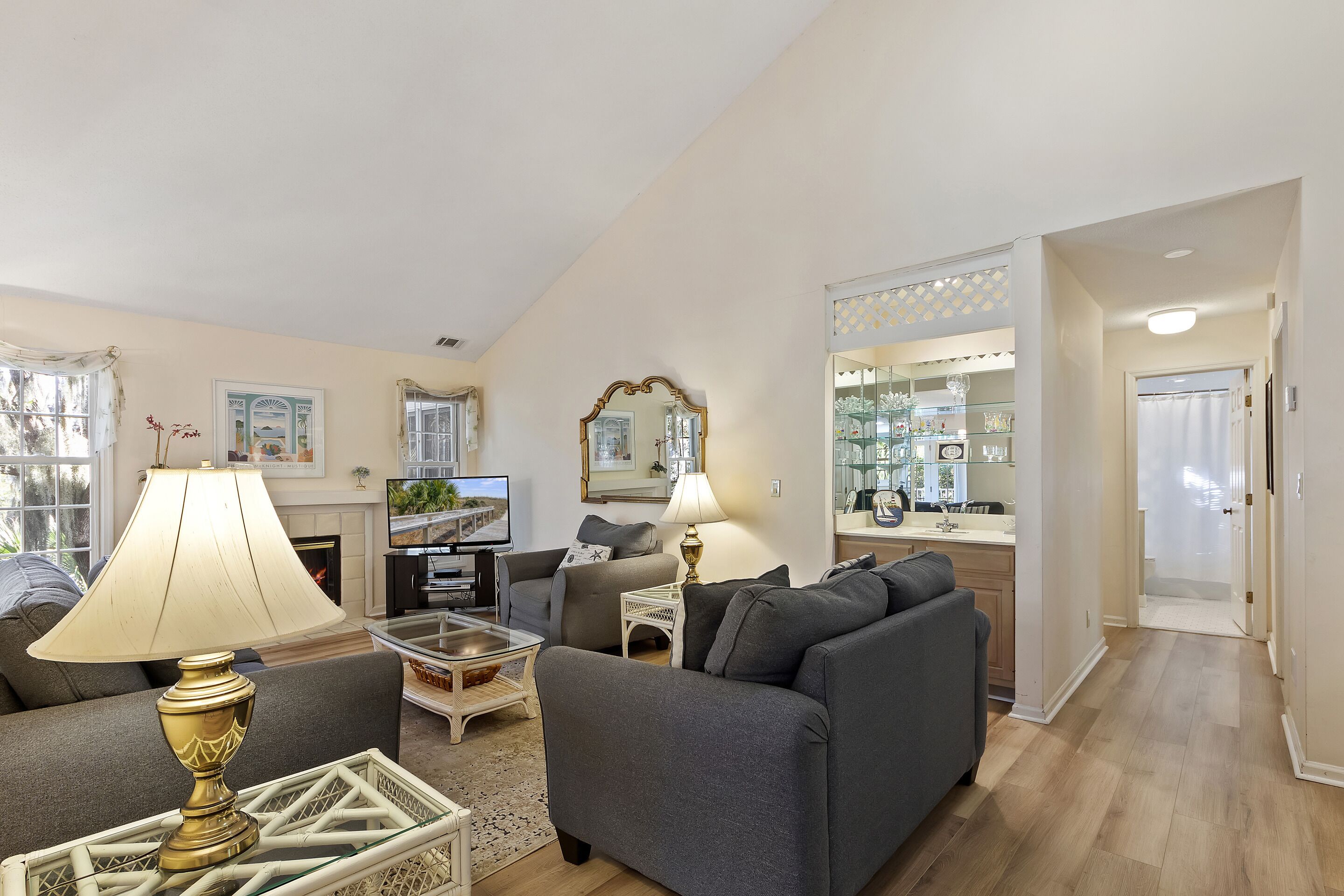 Condo (2 Bedrooms) | Property amenity