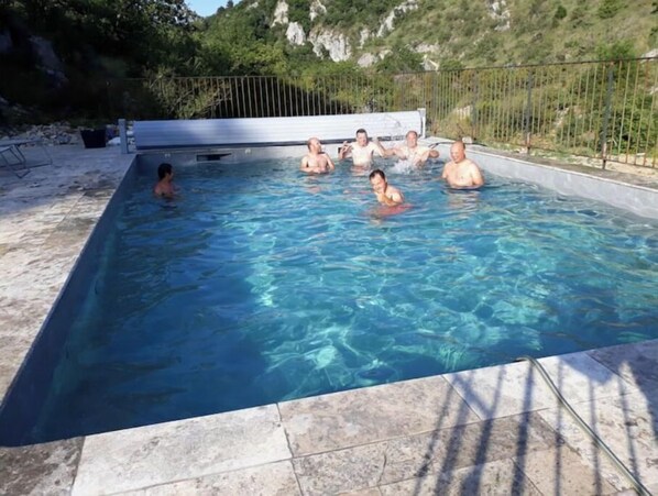 Piscine extérieure, piscine chauffée