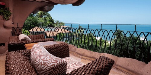 Amazing Open-Air Penthouse in a Man-Made Cave at Luxury Resort