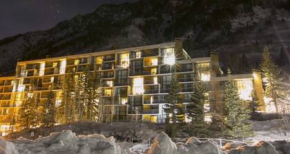 Christmas at Snowbird, Dec 23 - 30 2023. Be First to Ski the Amazing Powder!